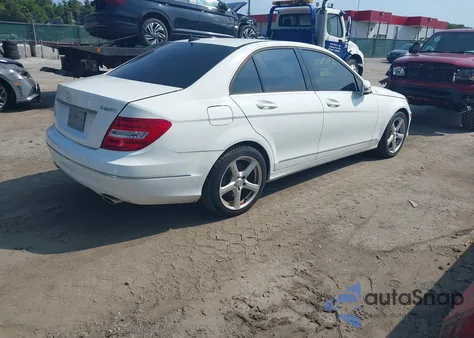 2014 Mercedes-Benz C 300 Luxury 4Matic from USA, damaged, VIN WDDGF8AB5EA939146